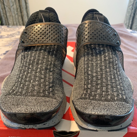 Brand New Men's Nike "SOCK DART SE PREMIUM" Sneakers - Size 10 - Picture 3 of 6